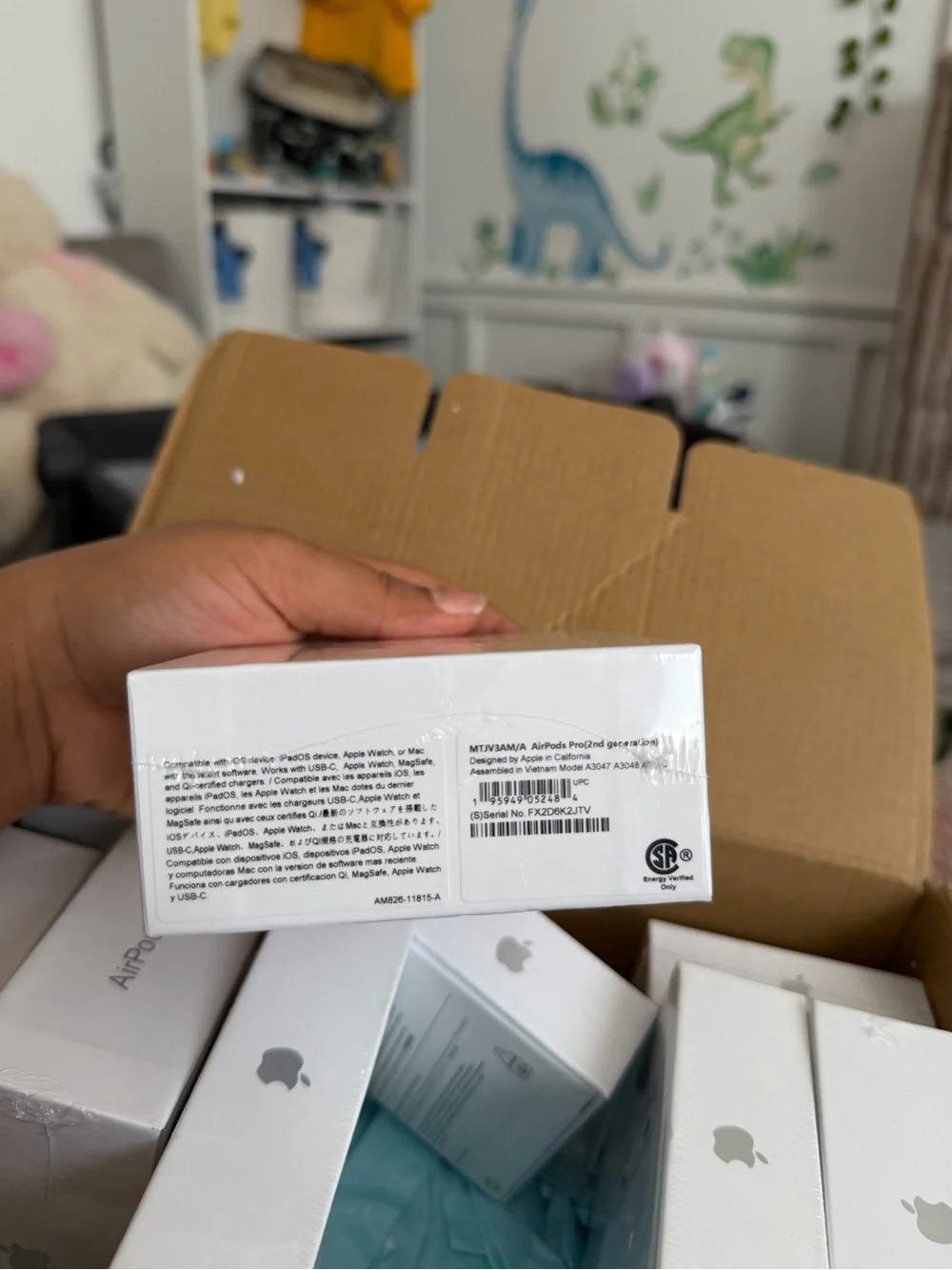 Apple White Wireless Earbuds with Charging Case